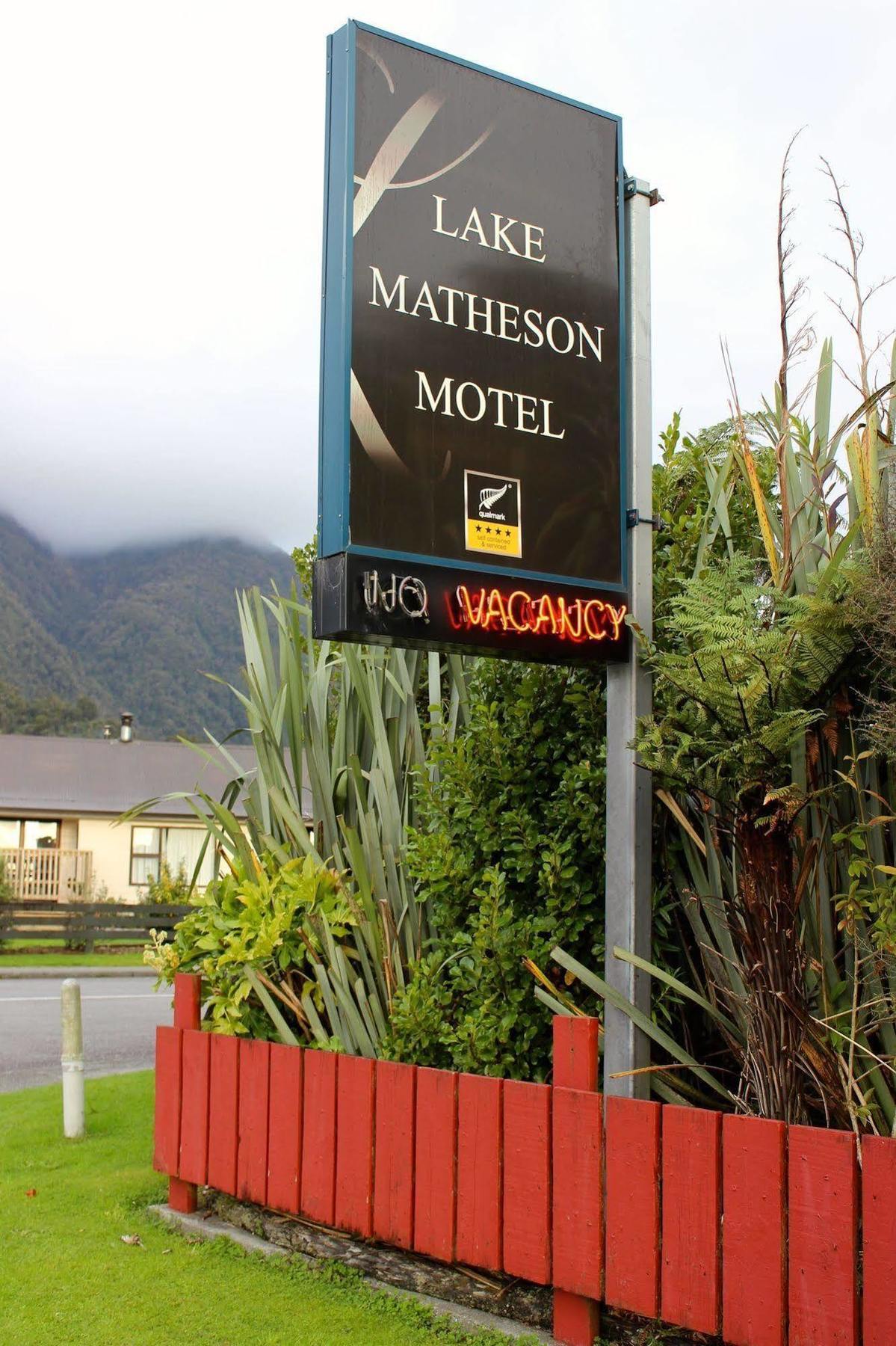 Lake Matheson Motel Glacier Fox Extérieur photo
